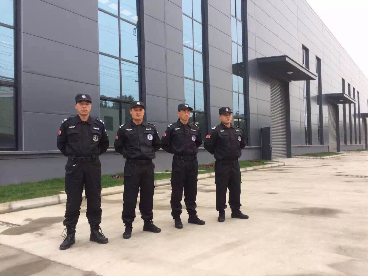 安保人員進(jìn)駐精密機(jī)械公司